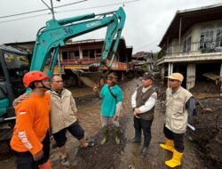Ketua DPRD Agam Dampingi Donatur Jakarta Salurkan Bantuan untuk Korban Galodo di Malalak