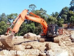 Pemkab Agam Genjot Penanganan Bencana: Deru Alat Berat Menjadi Simfoni Pemulihan