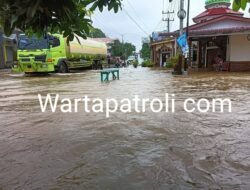 Hujan Deras Menguyur Pasaman Barat Banjir Lumpuhkan Lintas Ujung Gading – Simpang Ampek.