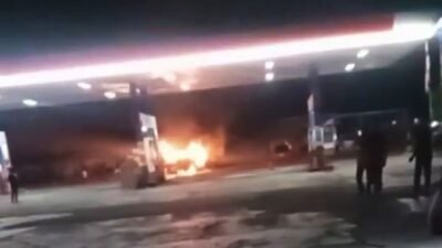 Mini Bus Terbakar di SPBU Ujung Gading, Warga Panik