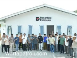 Sekda Agam M. Lutfi Hadiri Serah Terima Bantuan Kompor Gas dan Pakaian dari Jamaah Masjid Tangah Jua Bukittinggi