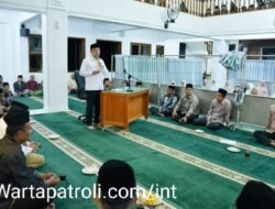Wabup Agam Safari Ramadan ke Masjid Al Huda, Salurkan Bantuan dan Serahkan Penghargaan Salat Champion